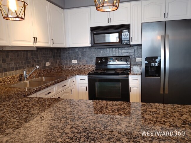 Building Photo - 512 N McClurg-#4902