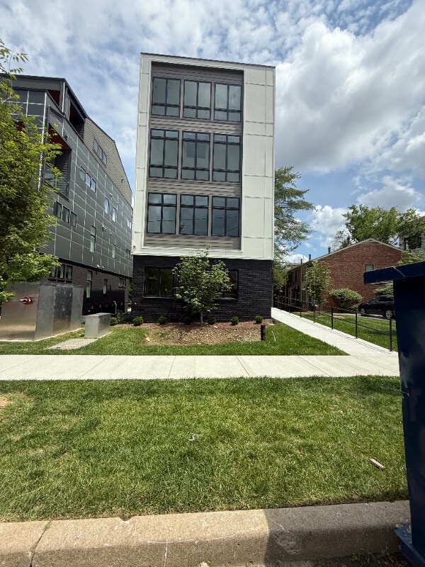 Building Photo - 3133 Long Blvd