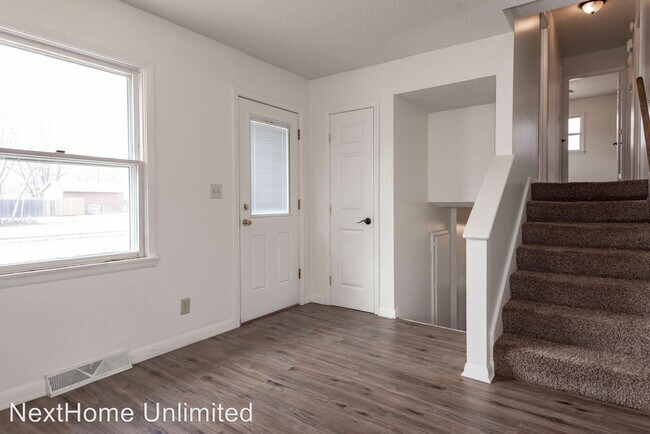 Building Photo - 6 br, 3 bath House - 540 W 12th St.