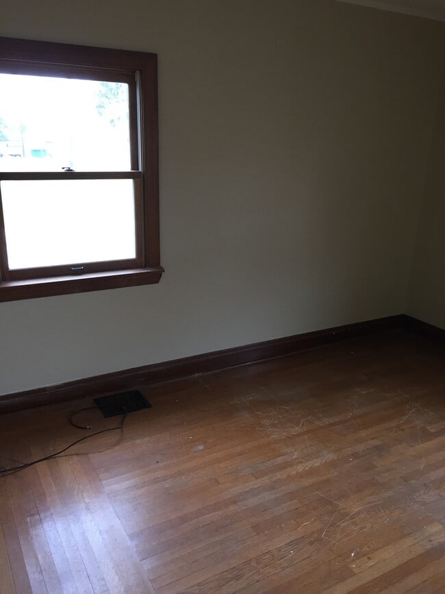Building Photo - 3172 Mozart Ave