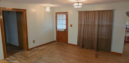 Building Photo - 9112 E Prospect Rd