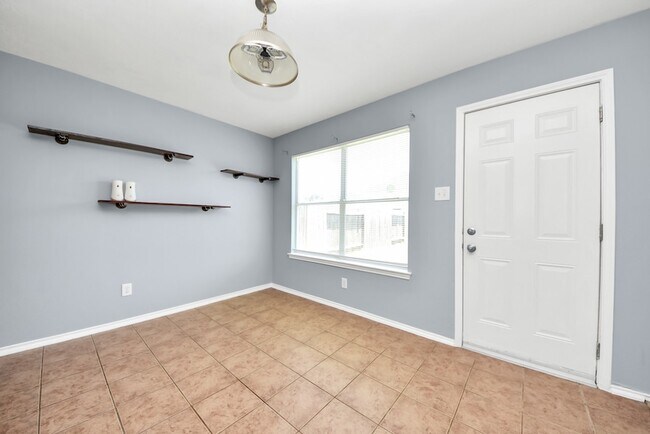 Building Photo - 14423 Hillard Green Ln
