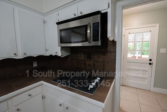 Building Photo - 4361 Montclair Cir E