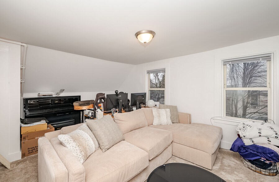 Building Photo - 361 Miller Ave