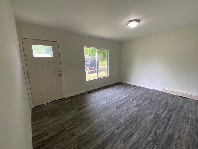 Building Photo - 1015 Koehn Dr