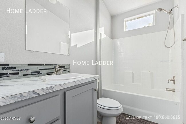 Building Photo - 32567 W Santa Cruz Ave