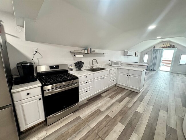 Building Photo - 182 Lake Bluff Rd