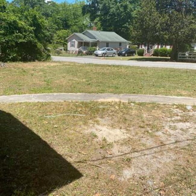 Building Photo - 112 Second St SW