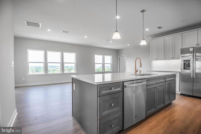 Building Photo - 4399 Peach Lily Ln