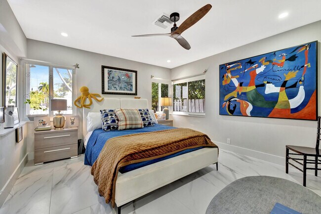 Building Photo - 1981 Coral Gardens Dr