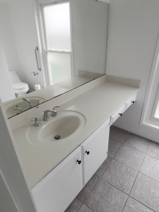 Downstairs bath - 4565 Almond Ave