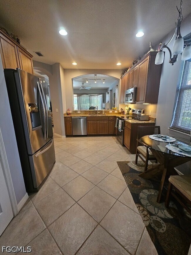 Building Photo - 10630 Camarelle Cir