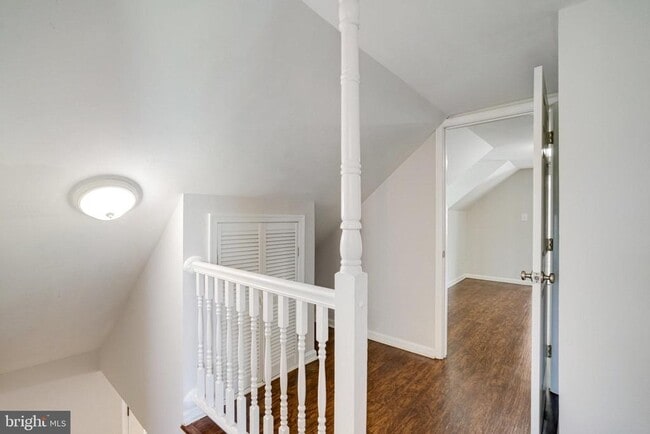Building Photo - 740 Upland Pl