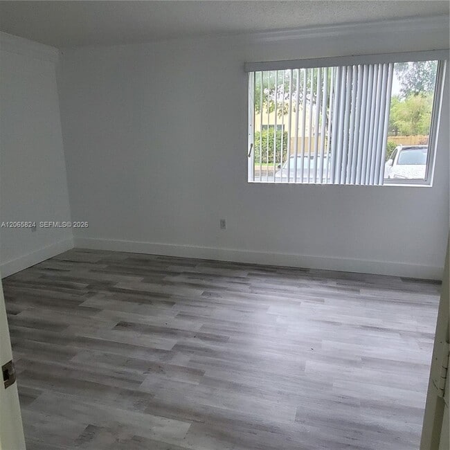 Building Photo - 9909 Westwood Dr