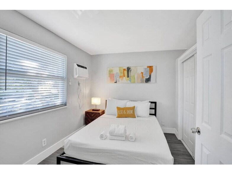 Building Photo - 50 Davie Blvd