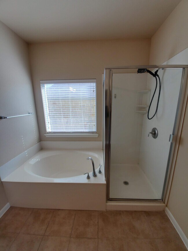 Building Photo - 501 Dinge Bay Dr