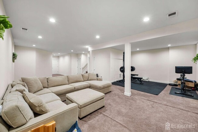 Building Photo - 2 Gonzalez Dr