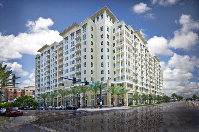 Building Photo - 480 Hibiscus St