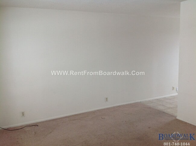 Building Photo - Spacious 2 Bed 2 Bath Magna Duplex With Pr...
