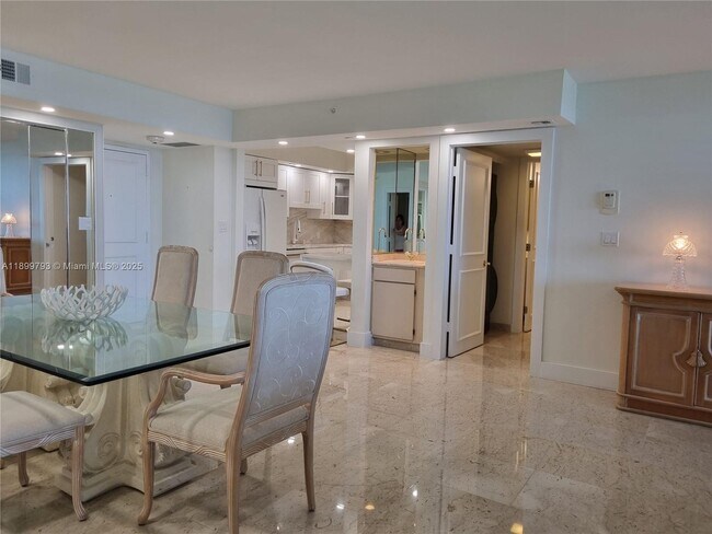 Building Photo - 4101 N Ocean Blvd