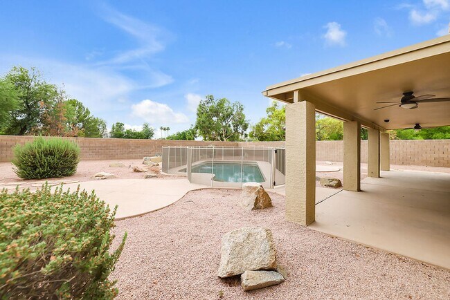 Building Photo - Beautiful Chandler home with pool!