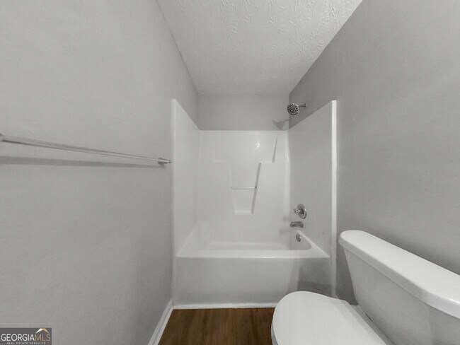 Building Photo - 6825 Wells Ct
