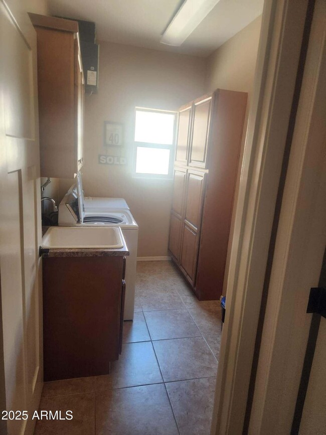 Building Photo - 1385 Javelina Hill Rd