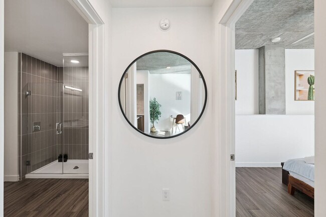 Building Photo - 222 E Jefferson St