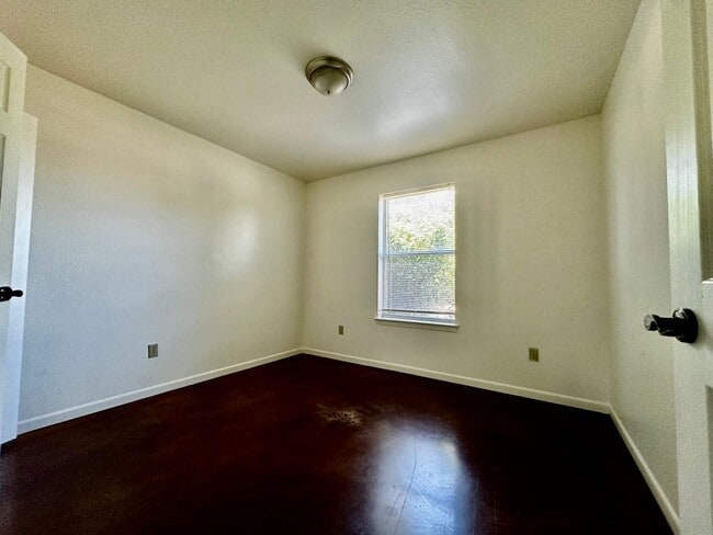 Building Photo - 3 Bedroom on Patriot