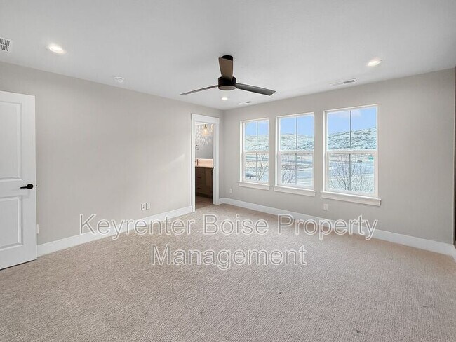 Building Photo - 6234 N Holly Spgs Ln