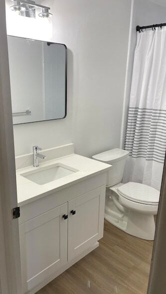 Building Photo - 510 Montrose Ave