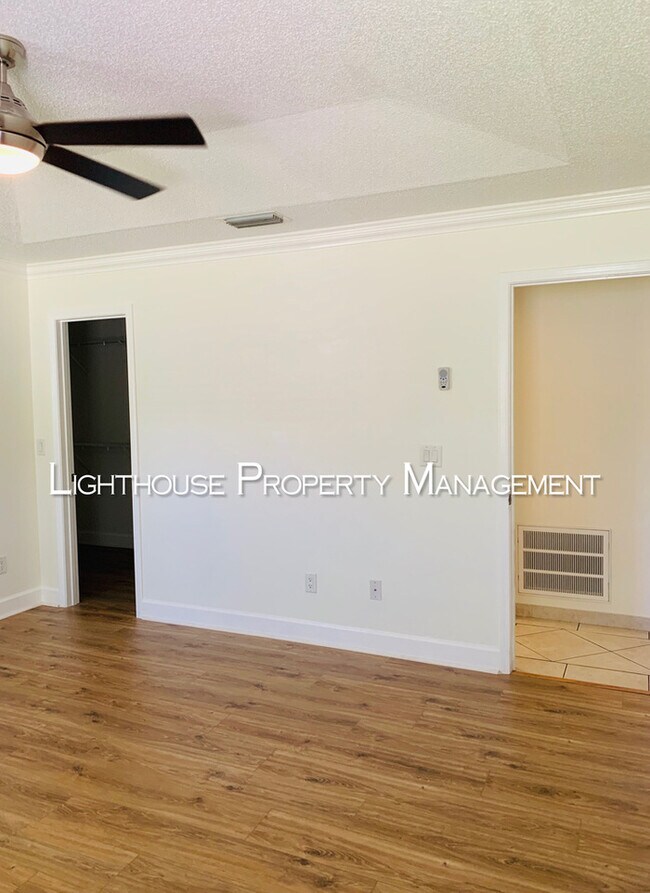 Building Photo - Pristine 3/2 in University Park!  Won't Last Long!