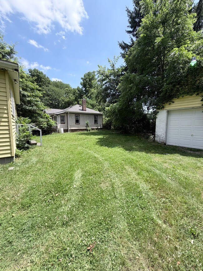 Building Photo - 2250 Bellfield Ave