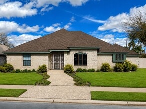 Building Photo - 121 E Jonquil Ave
