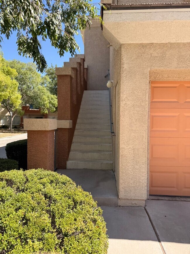 Building Photo - 830 Cozette Ct