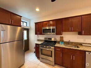 Building Photo - Newly Renovated Triplex East Passyunk