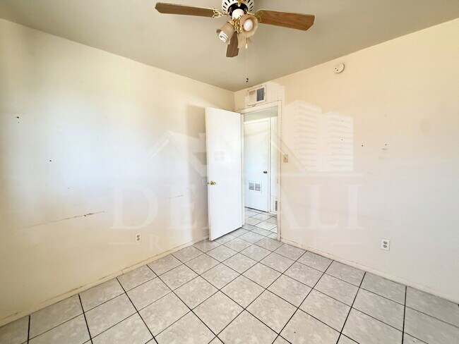 Building Photo - 2232 E Burgess Ln