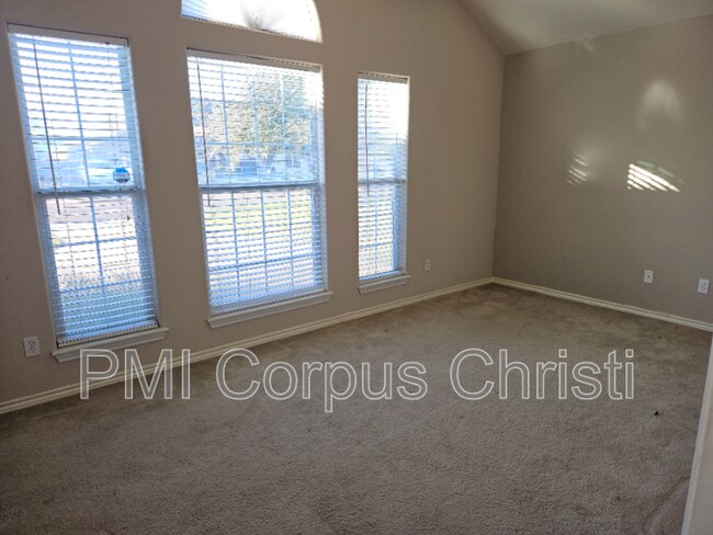 Building Photo - 2337 Handlin Dr