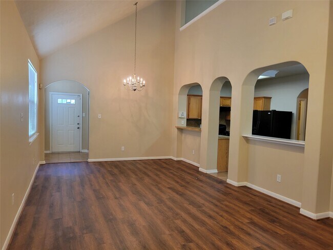 Building Photo - 13411 Forest Pines Village Ln