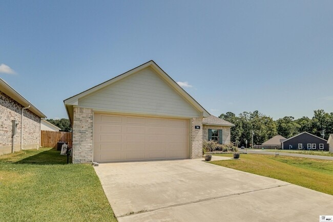 Building Photo - 134 Clearwater Cir