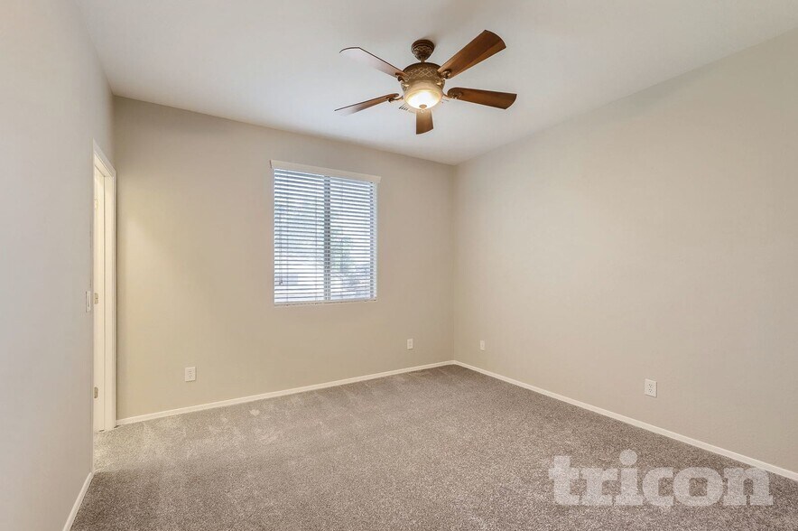 Building Photo - 43633 W Cydnee Dr