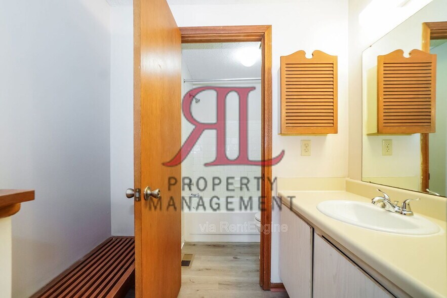 Building Photo - 320 Crosswind Dr