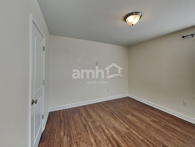 Building Photo - 326 Pine Terrace Dr