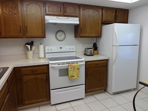 Building Photo - Venice, FL Mission Lakes 2BR/2BA Condo Located Just Off-Island