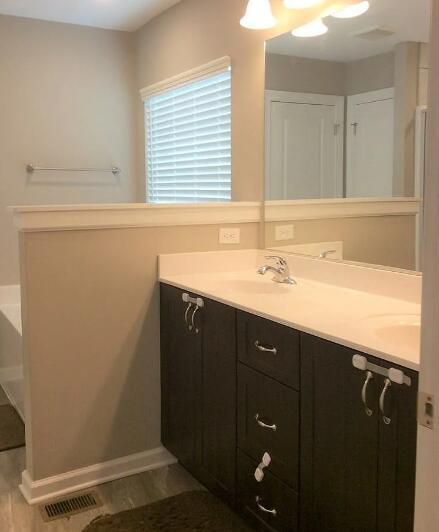 Building Photo - 5121 Heathbrook Dr