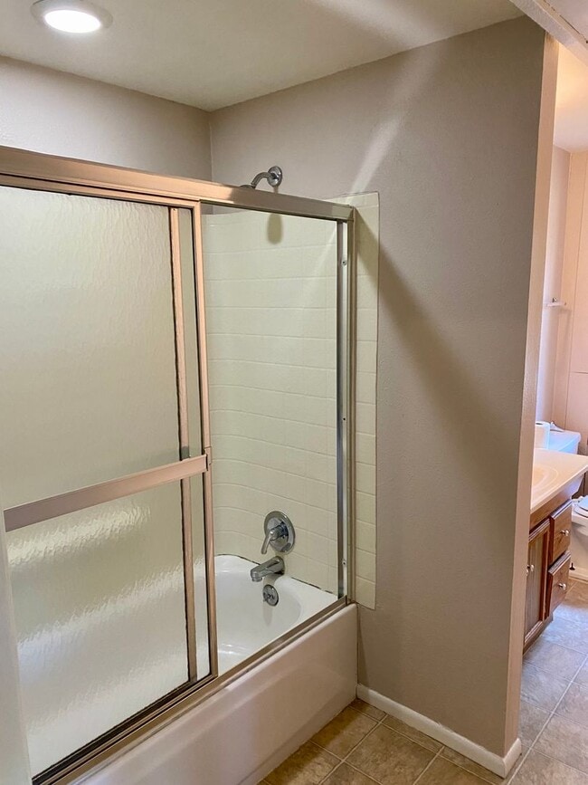 Building Photo - Available for 2025-2026 Fall Pre-Leasing: ...