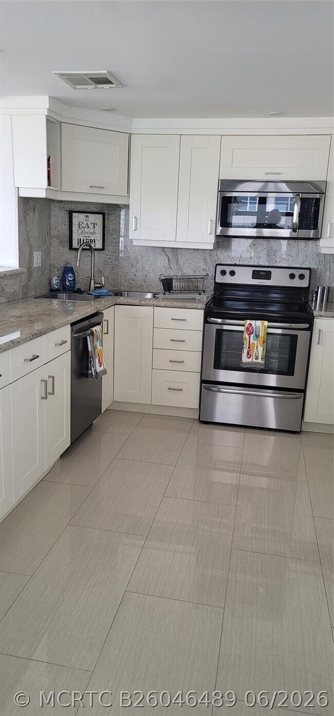 Building Photo - 3800 Galt Ocean Dr