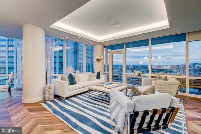 Building Photo - 300 International Drive
