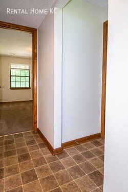 Building Photo - 3-bed 2-full-bath Duplex w/Double Garage  ...