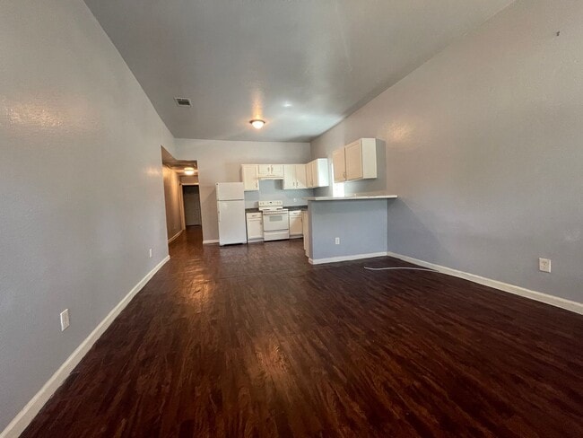 Building Photo - 4 Bed / 2 Bath Home in Historic Southside ...